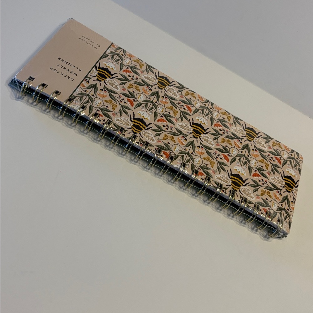 Fringe Desktop Bee Theme Easel Weekly Undated Planner - Picture 11 of 15